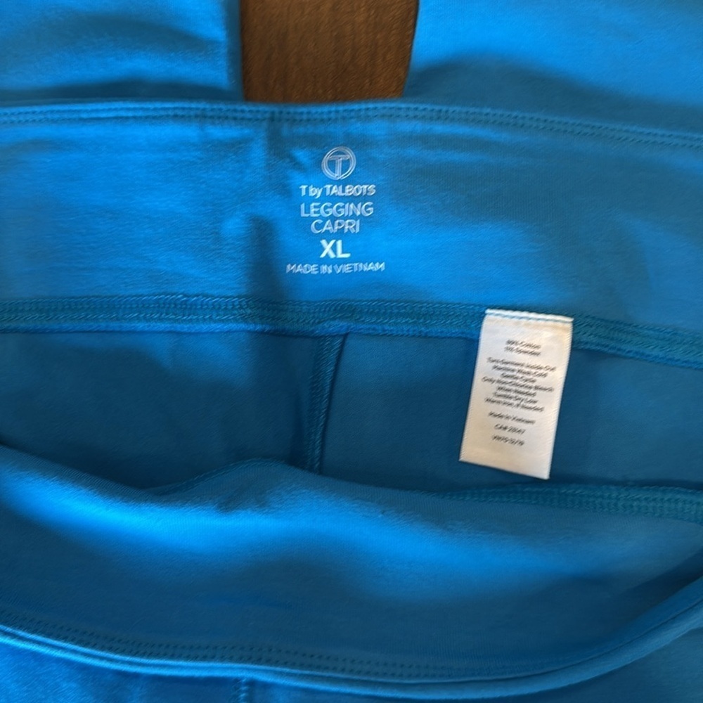 NWT T by Talbots Capri Blue Capri Leggings SZ XL no Back Pocket w Gathered Hem - Picture 2 of 11